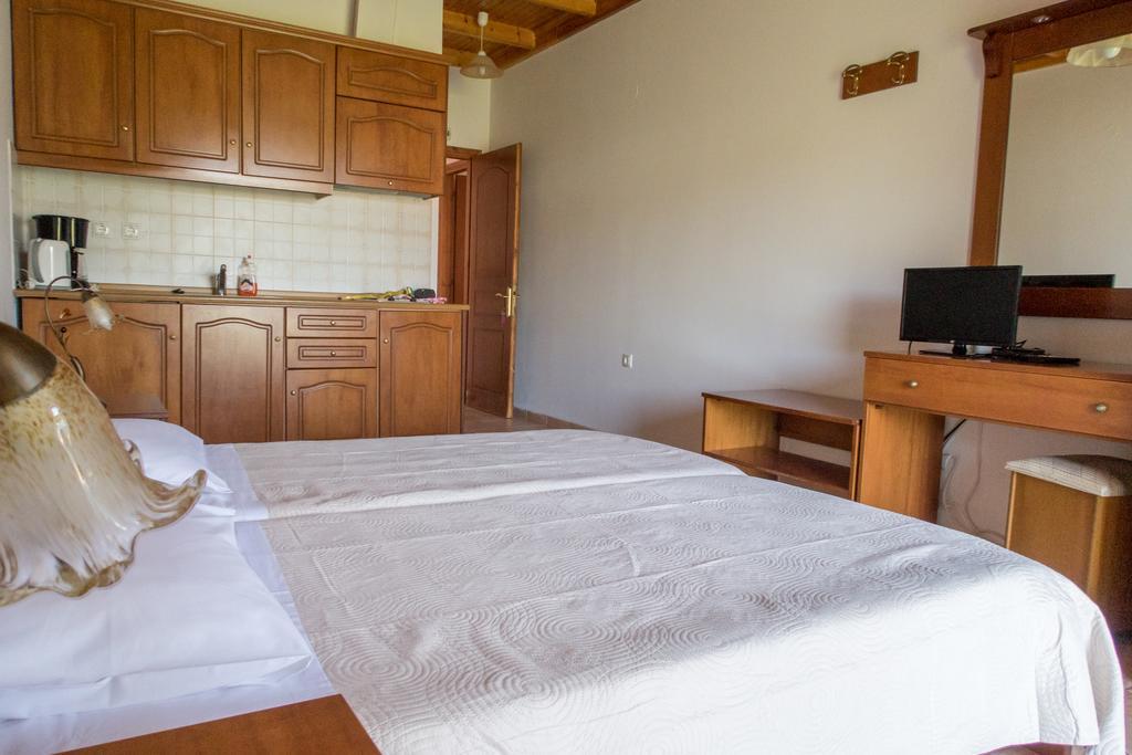 Maria Apartments Агиос-Георгиос-Пагон Экстерьер фото